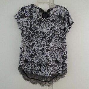 NWOT Lauren Conrad Grey & White Floral T-Shirt Size S